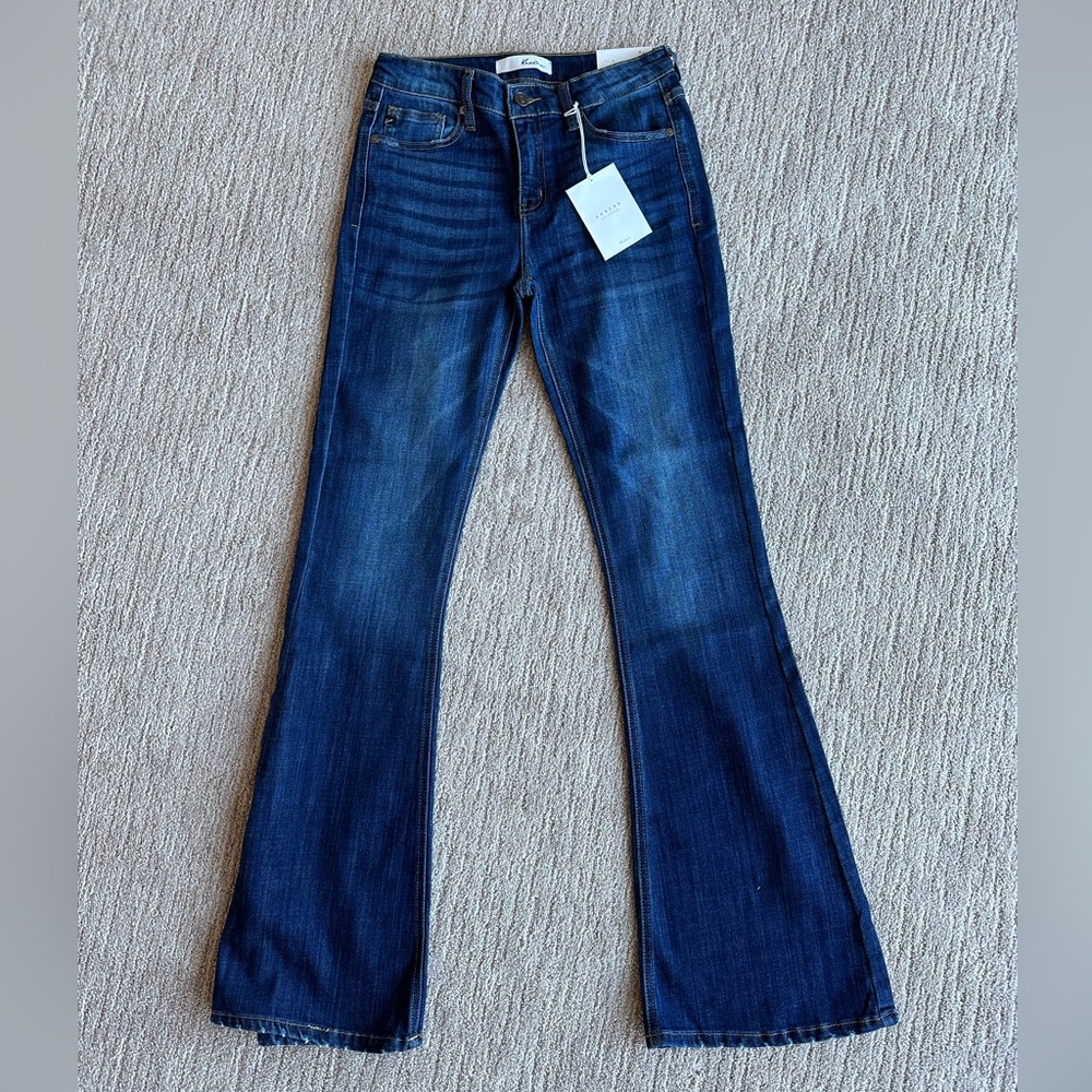 NWT KanCan mid rise flare jeans. Size 5/26.